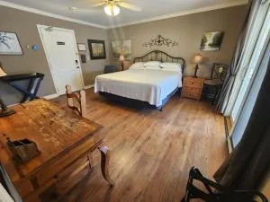 Elder Mountain Room at Tennessee RiverPlace - Dunlap