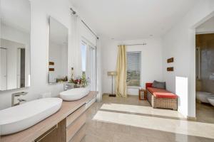 Villa Casa do Amendoal by Villa Plus