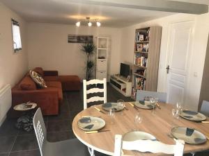 Maison avec piscine au calme