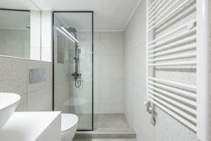 Urban escape with beautiful Balcony and sky views