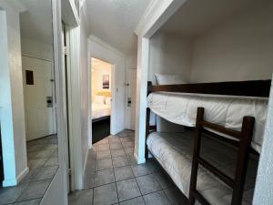 Victorian 3304 - Club Floyd