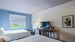 Standard Room with Two Queen Beds room in Holiday Inn - Clarksville Northeast  an IHG Hotel