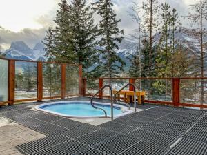 Inviting Condo Hot Tub & Relaxing Atmosphere!