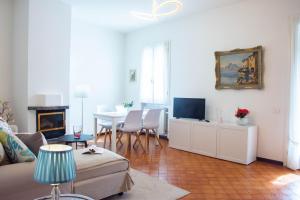 FLAT 33 - Pool, Park, Tennis