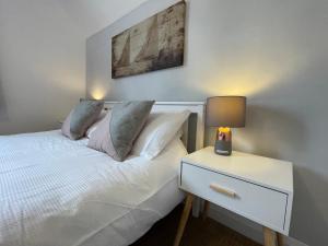 Large 5 Bed House in Scarborough near the beach, Large Garden & HOT TUB