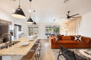 Alana House - Pool, Hot Tub, BBQ, Fire Pit and Walk to Hikes! home