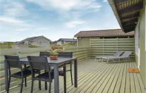 2 Bedroom Cozy Home In Hvide Sande
