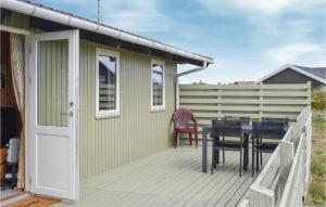 2 Bedroom Cozy Home In Hvide Sande