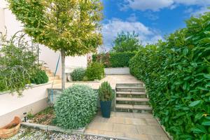 Apartments with parking space Brela, Makarska - 20221