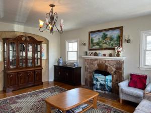 Cozy Affordable Private Rooms near Grand Ave Miller