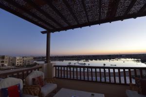 Lagoon View Penthouse - El Gouna Paradise Escape