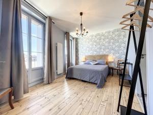 Maisons de vacances Gite confortable a Saugues pour randonneurs, 3 chambres spacieuses avec salle d'eau privative - FR-1-582-365 : photos des chambres