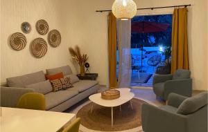Maisons de vacances Gorgeous Home In Poulx With Wifi : photos des chambres