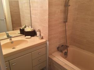 Appartement 4 personnes proche centre ville de Royan avec terrasse et parking privé - FR-1-494-88