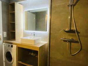 Villa Patio proche Océan, Terrasse, Piscine et Parking Privé - FR-1-413-174