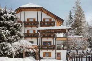 Hotel Chalet Corso - Ла-Валле