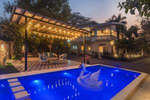 SaffronStays The Windsor House - 5BR Family & Celebration Villa with Pool, Lawn & Gazebo