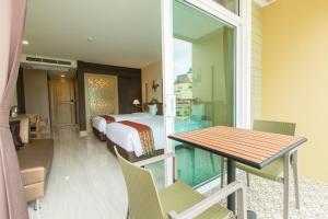 Crystal Palace Luxury Hotel Pattaya