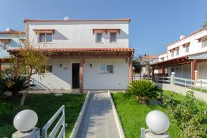 Renthub Villas at Kolympia