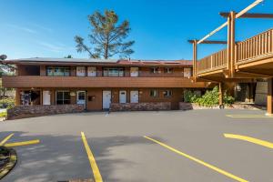 Clarion Collection Carmel Oaks Inn