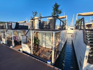 Marina Seahouse Brina