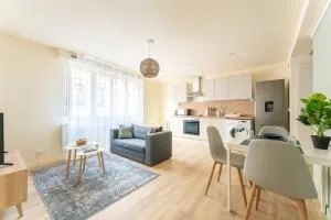 Le Classique - Appartement Élégant & Lumineux en Centre-Ville - Corbehem