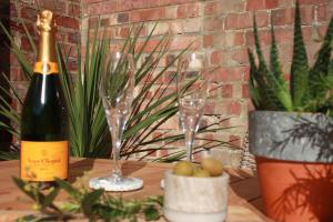 16 St Martins near to Steep Hill