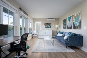 Luxurious Home on Lake Kalamazoo