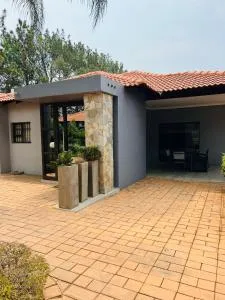 Ultimate Sky _ 2 bedroom villa - Leeuwfontein