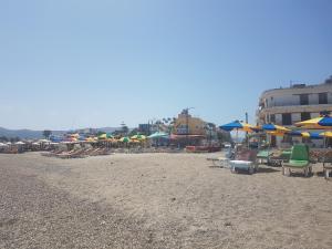 Bright & Comfy Apartments near the beach