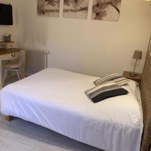 Hotels Hotel Des Falaises : Chambre Double