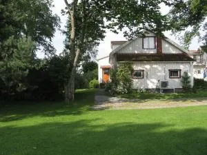 Vesteby Hus - a peaceful stay in the countryside! - Backgarden