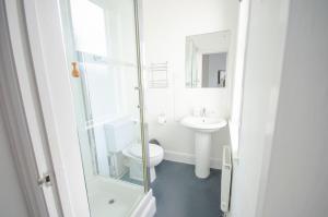 Headlands - Room Only Accommodation