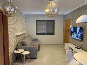 Apto 1o andar novo 2 Dorm - próximo ao centro