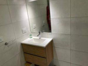 Dos ambientes en Playa Grande totalmente renovado