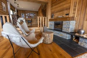 Chalets Chalet Luxe Piscine chauffee, vue lac, 400m pistes : photos des chambres