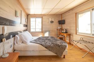 Hotels Hotel des Pyrenees : photos des chambres