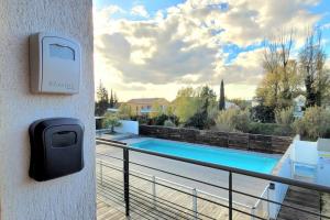 Appartements Paisible Provence avec terrasse sur vue piscine : photos des chambres