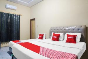 SUPER OYO 92075 Sky Residence Mawar