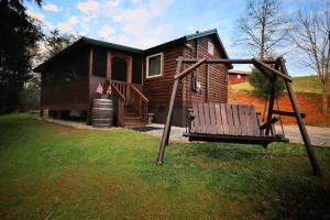 Smoky Hollow Outdoor Resort - Log Cabin