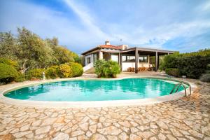 Villa Malaya con 2 piscine per 18 persone img29