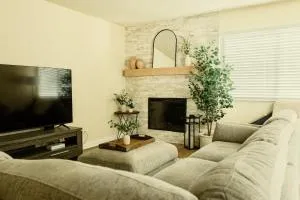 Cozy Family Home - 20 Mins from Disneyland - بلاسنتيا