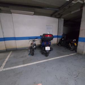 Soleado piso con garaje y piscina a 8 centro