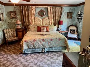 King Suite with Balcony room in Angel at Rose Hall