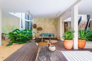 VISCOUNT III MANOR TULUM By SANDY POWERFUL