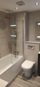 Stunning 3 bed House sleeps 5-6, WiFi, OFF Street Parking in Nottingham close to M1