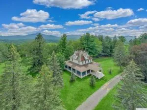 1850 Catskills Farmhouse on 8 acres in E. Durham - Middleburgh