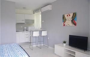 Gorgeous Studio In Rabac With Wifi