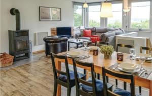 Amazing Home In Hainrodehainleite