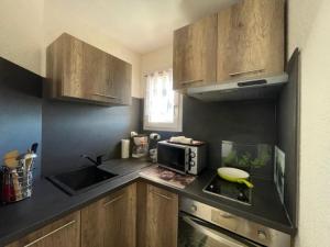 Appartement T2 avec Piscine et Garage au Centre-Plage dArgelès-sur-Mer - FR-1-388-212